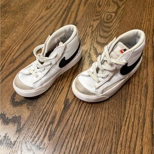 Nike Kids High-Top Sneakers - Blazers White and Black